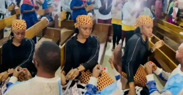 Lady’s reaction trends as man proposes during crossover at church